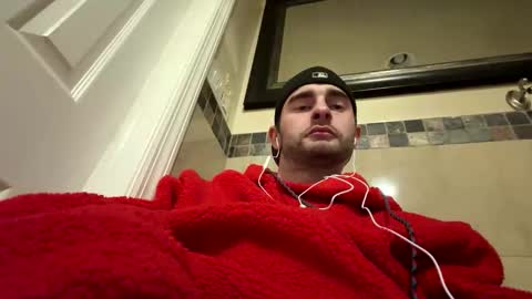 yourwhiteislandboy online show from May 10, 2026, 5:01 am