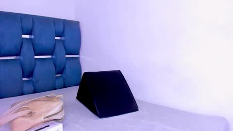 yourwife_anna online show from September 29, 2025, 11:26 am