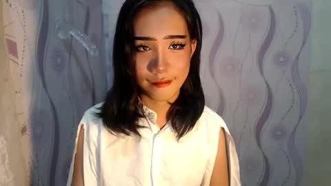 yourwife_material99 online show from March 26, 2026, 4:12 pm