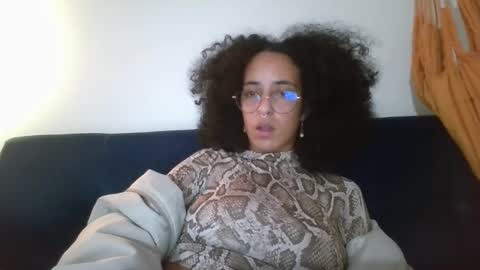 Snapshot of youwishtobeme chatting on December 3, 2024, 11:46 pm elizabeth ju online show from December 3, 2024, 11:46 pm