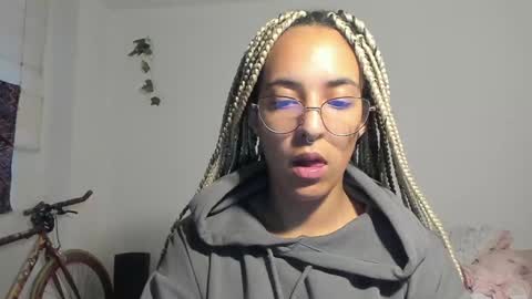 Snapshot of youwishtobeme chatting on December 27, 2024, 10:59 pm elizabeth ju online show from December 27, 2024, 10:59 pm