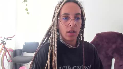 Snapshot of youwishtobeme chatting on January 27, 2025, 10:06 pm elizabeth ju online show from January 27, 2025, 10:06 pm