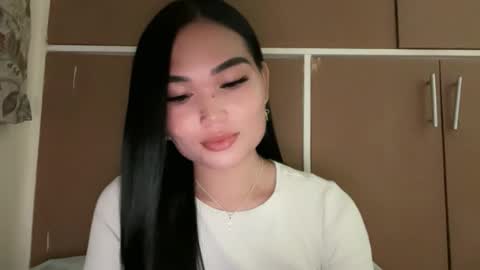 yrdrmgrl_jennie26 online show from December 4, 2025, 6:16 pm