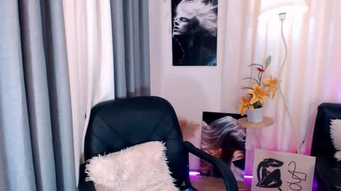 ysabellefox online show from March 10, 2026, 9:03 am