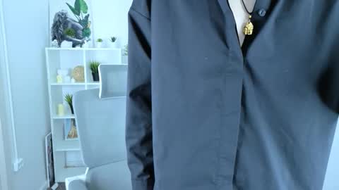 Yugo online show from December 4, 2025, 8:50 pm