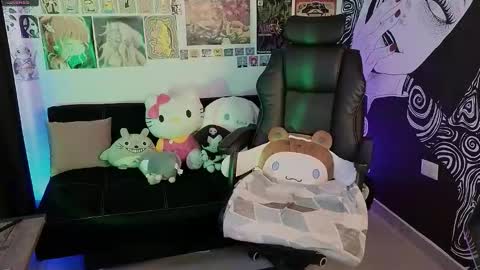    rawr   Anne Independent model      online show from November 9, 2025, 7:23 pm