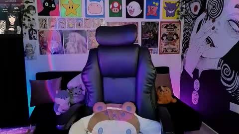    rawr   Anne Independent model      online show from February 11, 2026, 10:59 pm