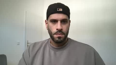 Snapshot of yul53 chatting on October 23, 2025, 10:36 am yul53 online show from October 23, 2025, 10:36 am