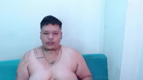 yul and val couple online show from November 26, 2025, 5:36 pm