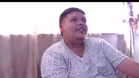 yul and val couple online show from December 14, 2025, 8:24 pm