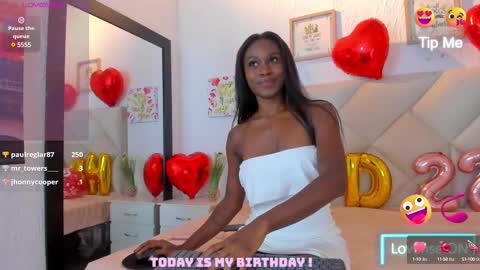 Snapshot of yuliana_milleer chatting on February 14, 2025, 7:33 pm Yuliana online show from February 14, 2025, 7:33 pm