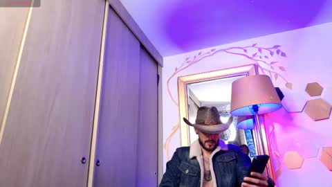 yulian 2811 online show from February 28, 2025, 11:56 pm