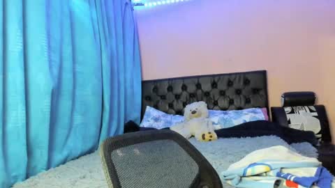 Snapshot of yulico chatting on January 8, 2025, 3:50 pm emmy online show from January 8, 2025, 3:50 pm