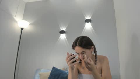 yulievans online show from January 29, 2025, 2:40 am