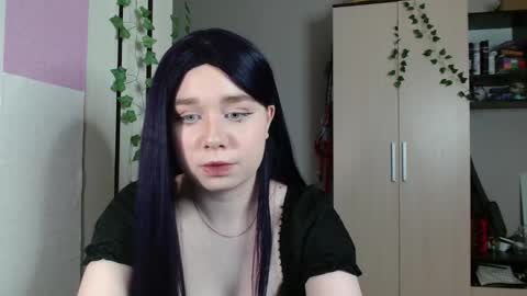 Eva online show from December 15, 2025, 5:06 pm