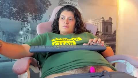 Snowflake online show from September 25, 2025, 3:49 pm