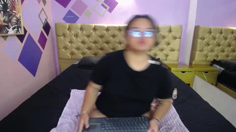 Snapshot of yumiviolet chatting on February 28, 2026, 5:19 am YumiViolet online show from February 28, 2026, 5:19 am