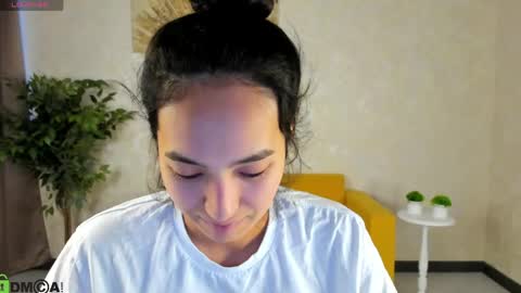 Snapshot of yummy_lamii chatting on April 28, 2026, 11:26 am Cindey online show from April 28, 2026, 11:26 am
