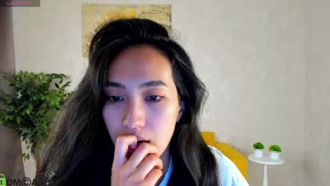 Snapshot of yummy_lamii chatting on April 30, 2026, 3:46 am Cindey online show from April 30, 2026, 3:46 am