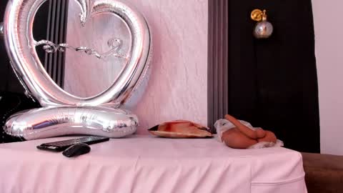 Yummyduo online show from April 9, 2026, 11:48 am