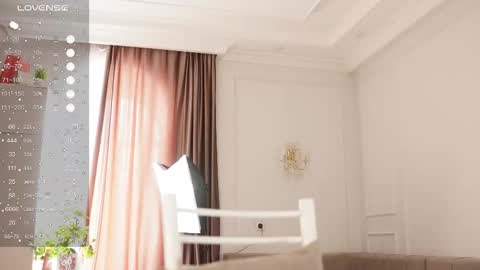 yuna_leen online show from December 3, 2025, 6:21 am