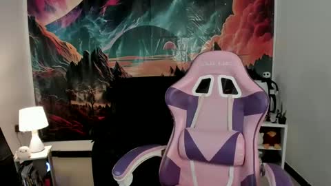 Yuna online show from November 7, 2025, 1:44 pm