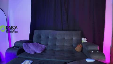 Snapshot of yungelitamor_ chatting on May 13, 2026, 5:38 am ELITA online show from May 13, 2026, 5:38 am
