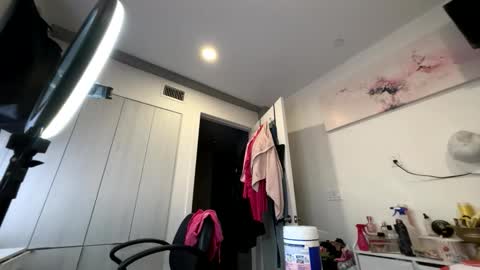 BbyTSSLut online show from March 21, 2026, 2:05 am