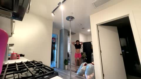 BbyTSSLut online show from May 19, 2026, 1:56 am