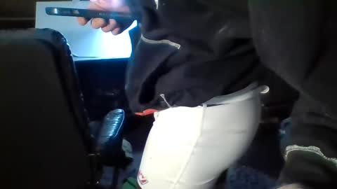 Snapshot of yungstallion10 chatting on December 23, 2025, 4:54 am Fire 0range kush online show from December 23, 2025, 4:54 am