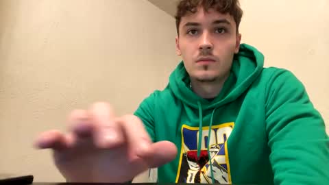 yungstudbev online show from January 1, 2025, 3:13 am