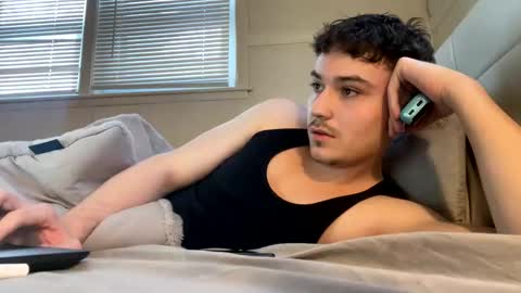 yungstudbev online show from February 25, 2025, 9:24 pm