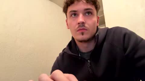 yungstudbev online show from September 13, 2025, 12:10 am