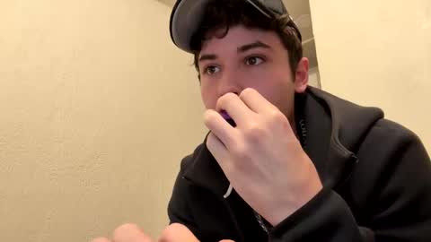 yungstudbev online show from October 18, 2025, 3:31 am