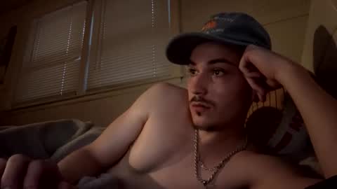 yungstudbev online show from April 30, 2026, 11:42 pm