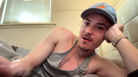 yungstudbev online show from May 1, 2026, 7:51 pm