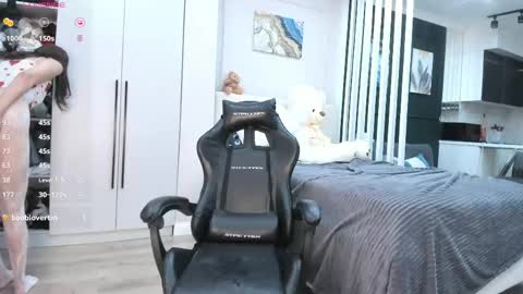 yunleah online show from May 28, 2026, 4:32 am