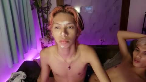 yunoxoxo online show from April 18, 2026, 7:58 pm