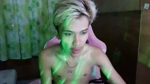 yunoxoxo online show from May 13, 2026, 10:56 am