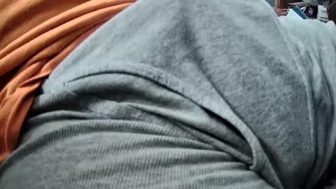 yuppers1234 online show from December 5, 2024, 3:39 pm