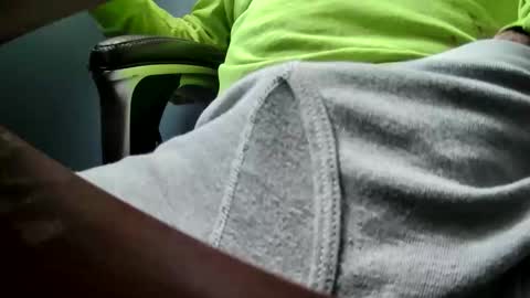 yuppers1234 online show from November 25, 2025, 5:57 pm