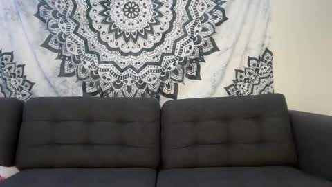 yurdreams_22 online show from January 16, 2026, 4:27 am