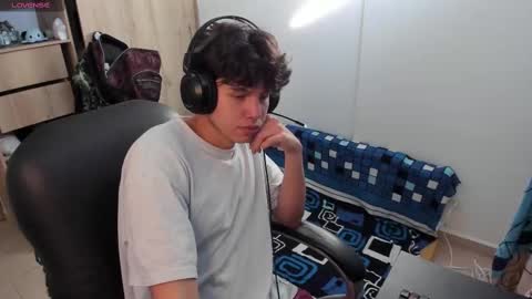 yurii_moody online show from September 14, 2025, 9:25 pm