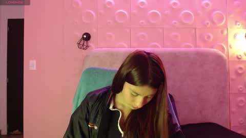 YUYIS online show from January 14, 2026, 12:44 pm