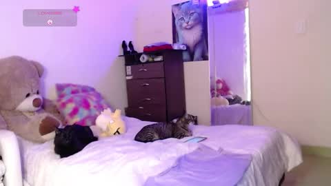 Snapshot of yvonn_jlove chatting on October 31, 2025, 1:28 am yvonn online show from October 31, 2025, 1:28 am