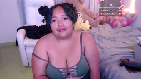 Snapshot of yvonn_jlove chatting on November 28, 2025, 1:41 am yvonn online show from November 28, 2025, 1:41 am