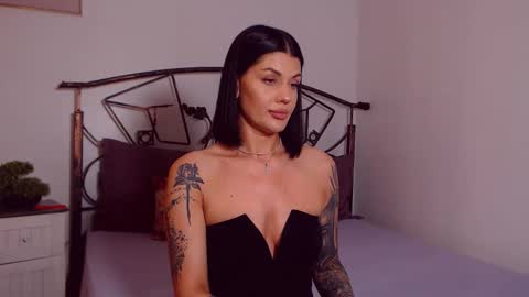 I V Y   online show from May 29, 2026, 7:56 pm