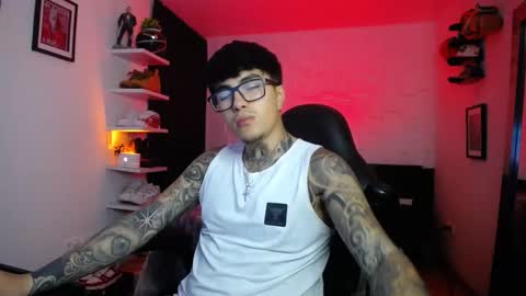 zac_muller1 online show from December 23, 2025, 6:00 am