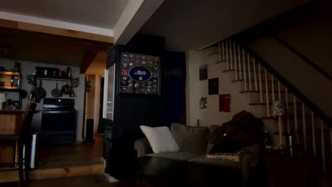 zach42104 online show from February 28, 2025, 9:25 am