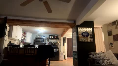 zach42104 online show from February 12, 2026, 10:43 am